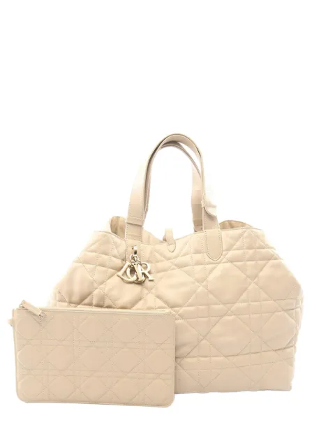 Christian Dior Pre-Owned 2023-2024 Larger Calfskin Macrocannage Toujours Bag tote bag Neutrals 86FZV9I2ET9UHJP4