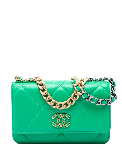 CHANEL Pre-Owned 2019 Quilted Lambskin 19 Wallet on Chain satchel Green VEWES655POROOSAF