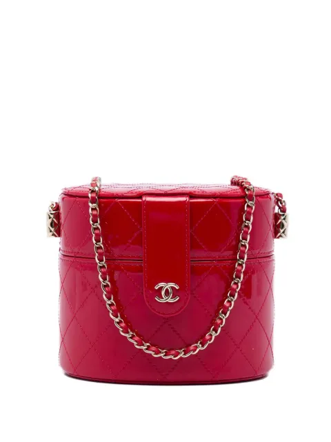 CHANEL Pre-Owned 2020 CC Quilted Patent Round Vanity Case with Chain crossbody bag Red 8RNT35JANWVRUGCK