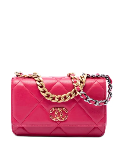CHANEL Pre-Owned 2019 Quilted Lambskin 19 Wallet on Chain crossbody bag Pink UQZAPQBPZ2IPFC3G