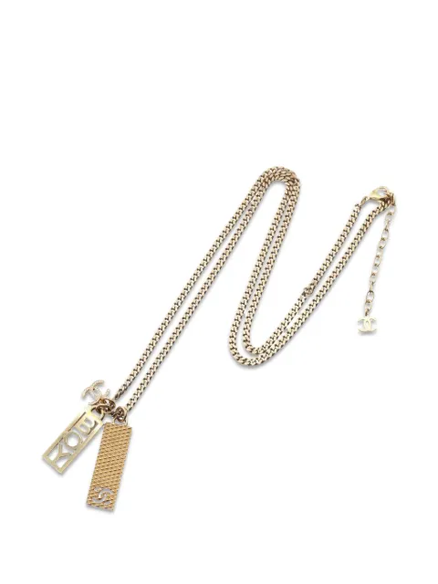 CHANEL Pre-Owned 2022 logo-pendant necklace Gold 1074079C22P
