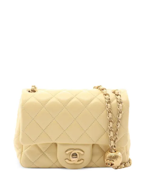CHANEL Pre-Owned 2020-2021 mini Matelasse shoulder bag Yellow 109146130995707