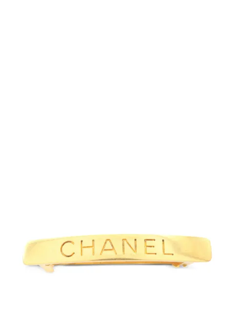 CHANEL Pre-Owned 1997 bar-shaped logo hair clip Gold 107409197P