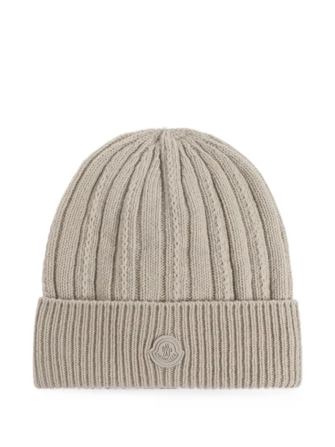 Moncler logo-patch ribbed-knit beanie hat Neutrals L20933B00016M1241