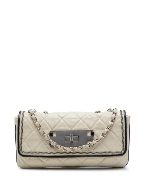 CHANEL Pre-Owned 2008-2009 Quilted Aged Lambskin Reissue 2.55 East West Flap shoulder bag White XFIP4OBM3PW1C84Y