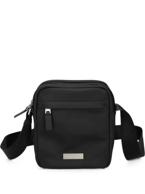 Calvin Klein logo-plaque shoulder bag Black LV04D3376GUB1