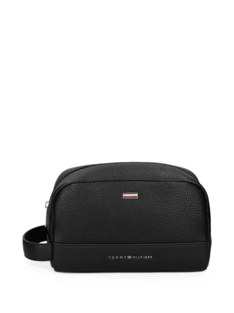 Tommy Hilfiger logo-plaque pebbled wash bag Black AM0AM14485