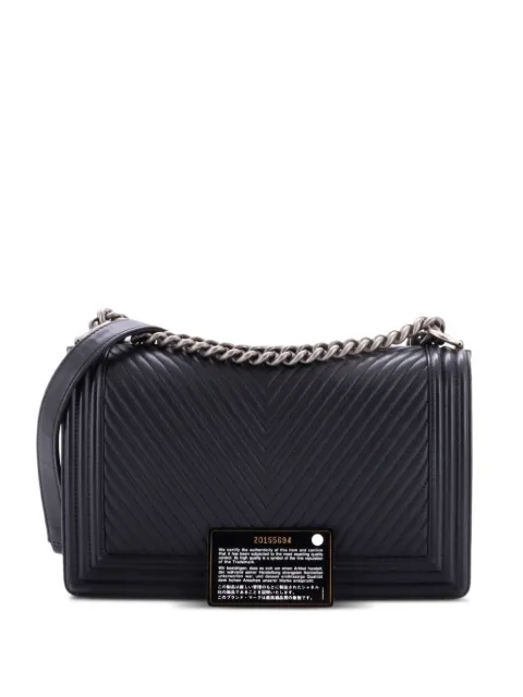 CHANEL Pre-Owned Boy Flap Bag Chevron Lambskin New Medium shoulder bag Black 87SJWZPV61FBFCXI