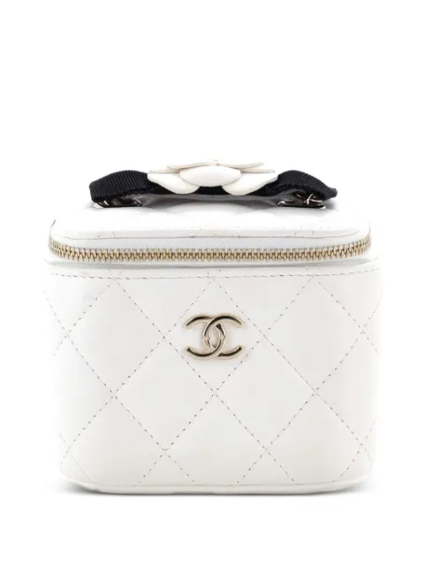 CHANEL Pre-Owned Camellia Bow Vanity Case with Chain Quilted Lambskin Mini crossbody bag White KDG7JVFHQQ0YQQ89