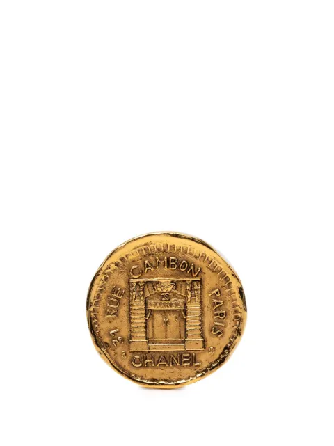 CHANEL Pre-Owned 1970-1980 Gold Plated 31 Rue Cambon Medallion Pin Brooch costume brooch Gold CKJG6K4C1M4U8QJH