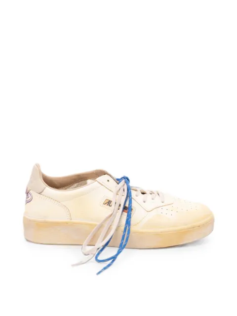 Autry Medalist distressed leather sneakers White AVLMBV01