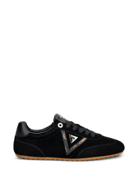 GUESS USA suede logo-patch sneakers Black FLTRELSUE12