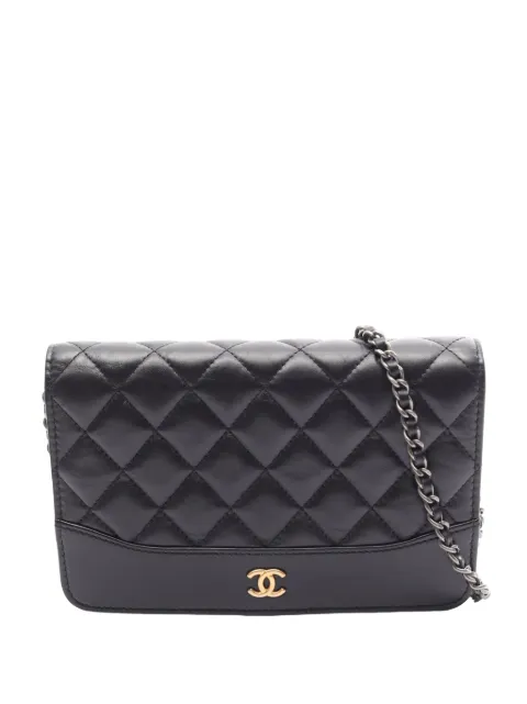 CHANEL Pre-Owned 2018-2019 Quilted Aged Calfskin Gabrielle Wallet On Chain crossbody bag Black YX3CZLOBV431L01D