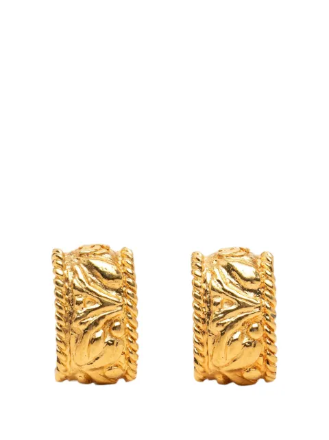 CHANEL Pre-Owned 1970-1980 CC Gold Plated Half Hoop Clip On Earrings costume earrings Gold IC5FFBV69D9BPG05