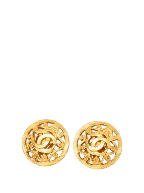 CHANEL Pre-Owned 1996 CC Gold Plated Arabesque Round Clip On Earrings costume earrings Gold A34LN9DJAXWU2A1Q