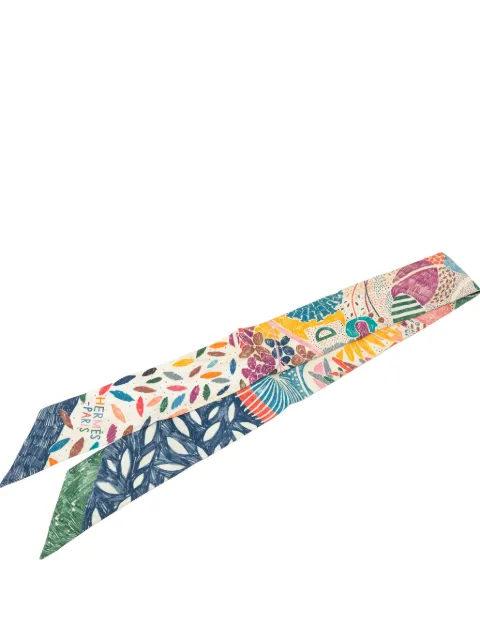 Hermès Pre-Owned 2000-2026 Chacun Fait Son Nid Silk Twilly Scarf scarves Blue ABLZ79HCPJFSPUX9
