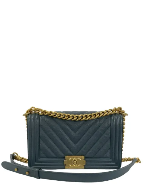 CHANEL Pre-Owned 2017-2018 Old Medium Chevron Calfskin Boy Flap crossbody bag Blue 5LCWKZB13SQ37Y50