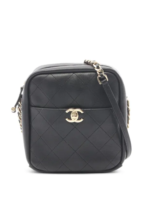 CHANEL Pre-Owned 2018-2019 matelassé cross body bag Black 108997826916140