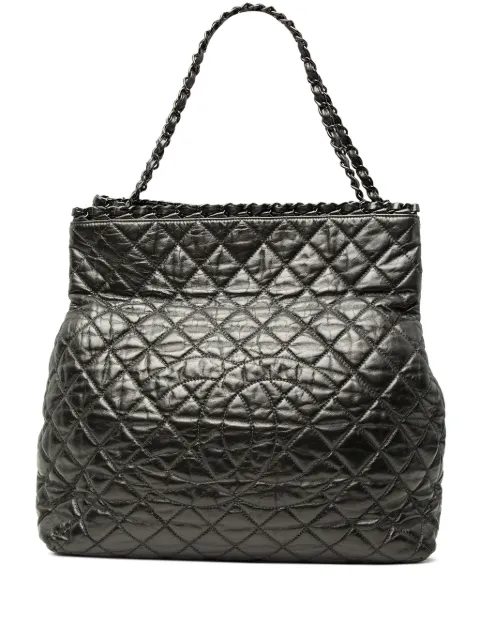 CHANEL Pre-Owned 2010-2011 Large Glazed Calfskin Quilted Chain Me tote bag Black 9BMAI2JP2NQN5URS