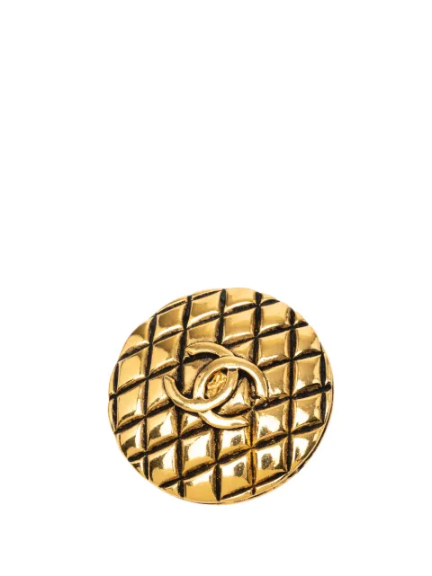 CHANEL Pre-Owned 1980-1990 CC Gold Plated Quilted Round Brooch costume brooch Gold WR6PJFDRVAIT7CWQ