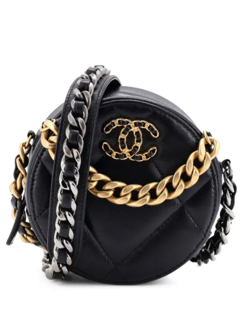 CHANEL Pre-Owned 19 Round with Chain Quilted Leather clutch bag Black 2JWRVLULRC0U5TKB