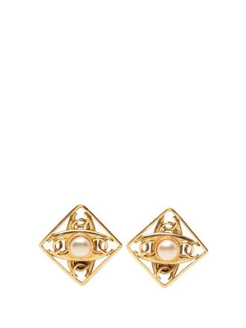 CHANEL Pre-Owned 1980-1990 CC Gold Plated Faux Pearl Diamond Shaped Clip On Earrings costume earrings Gold R4MX3144UCQZNUY5