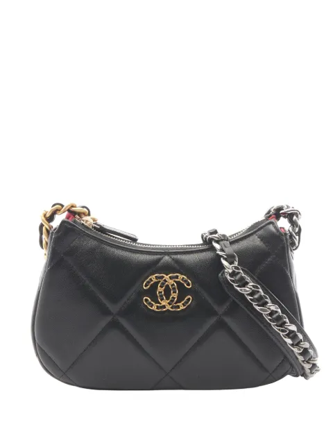 CHANEL Pre-Owned 2021-2026 Small Lambskin 19 Chain Hobo crossbody bag Black 08FZ4J2RNP8MNMFB
