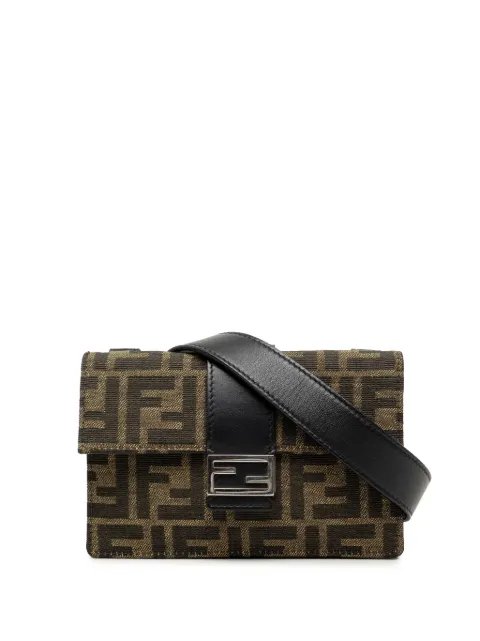 Fendi Pre-Owned 2010-2026 Zucca Canvas Convertible Baguette Pouch crossbody bag Brown XVTT7Q7XZBZONDPA