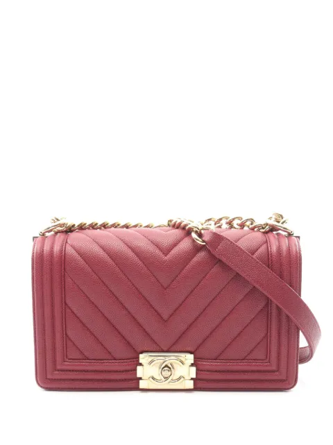 CHANEL Pre-Owned 2017-2018 Old Medium Quilted Caviar Boy Flap crossbody bag Red 605RFCYF48789QVL