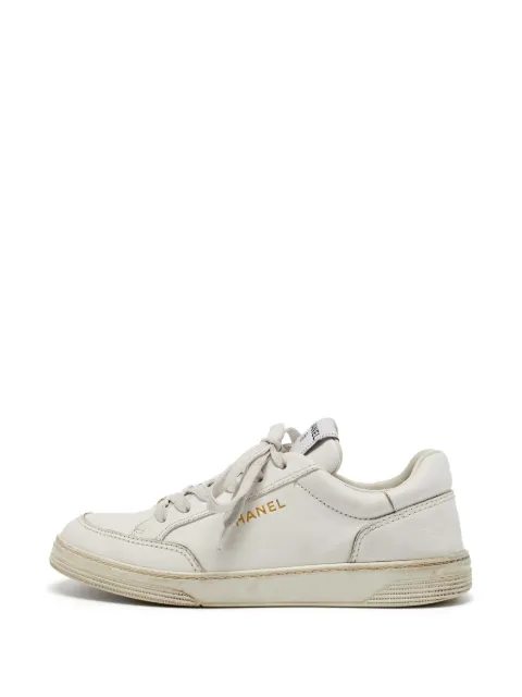 CHANEL Pre-Owned CC logo-plaque sneakers Neutrals 1377387