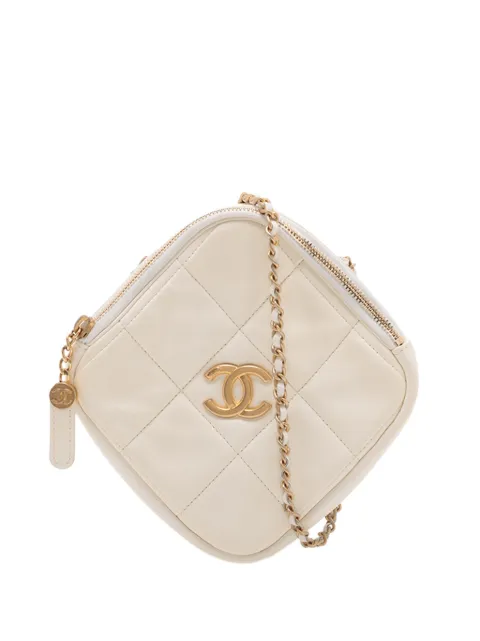 CHANEL Pre-Owned 2020 CC Quilted Lambskin Diamond Clutch with Chain crossbody bag White VQJNMP72H6L5242Z