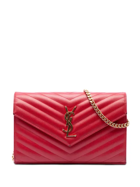 Saint Laurent Pre-Owned 2015 Grain De Poudre Cassandre Envelope Chain Wallet crossbody bag Red 7UBGJLLABD9X3MW5
