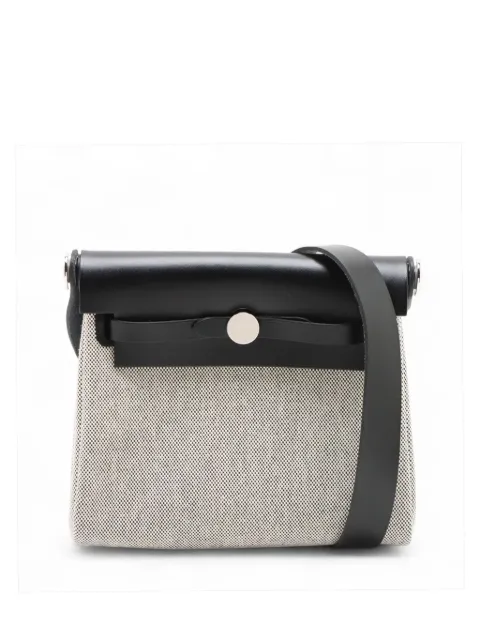 Hermès Pre-Owned 2025 Military Toile and Vache Hunter Herbag Zip 20 crossbody bag Grey RECQV4YX6ALXOZJL