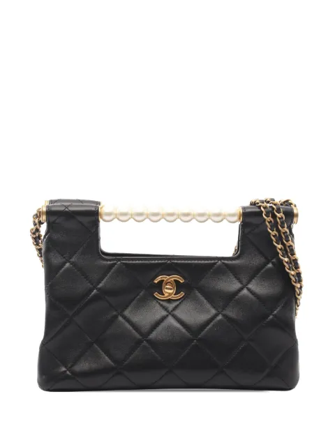 CHANEL Pre-Owned 2021-2026 Small Lambskin Pearl Handle Tote shoulder bag Black HBYNT0X045LLPX2Y