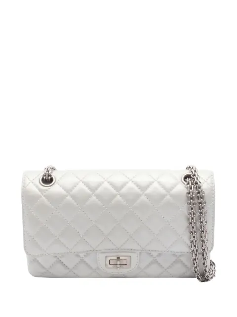 CHANEL Pre-Owned 2020 Quilted Lambskin Reissue 2.55 Double Flap 225 shoulder bag Silver ERVYFMX1FQDF3HCE