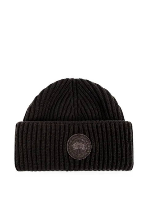 Canada Goose logo-patch ribbed-knit beanie hat Brown 5109U