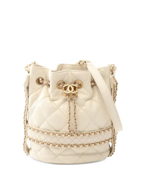 CHANEL Pre-Owned 2019 chain-drawstring mini bag White 108789929940503