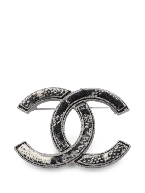CHANEL Pre-Owned 2013 Interlocking CC tweed brooch Grey 1082723