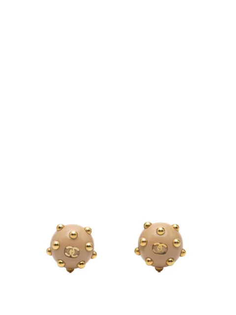 CHANEL Pre-Owned 2000 CC Resin and Gold Plated Studded Clip On Earrings costume earrings Gold KLWPHI7W324378N8