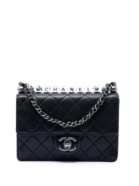 CHANEL Pre-Owned 2020 Medium Quilted Goatskin Chic Pearls Flap crossbody bag Black 0FSK0ST0FQWFSZXD
