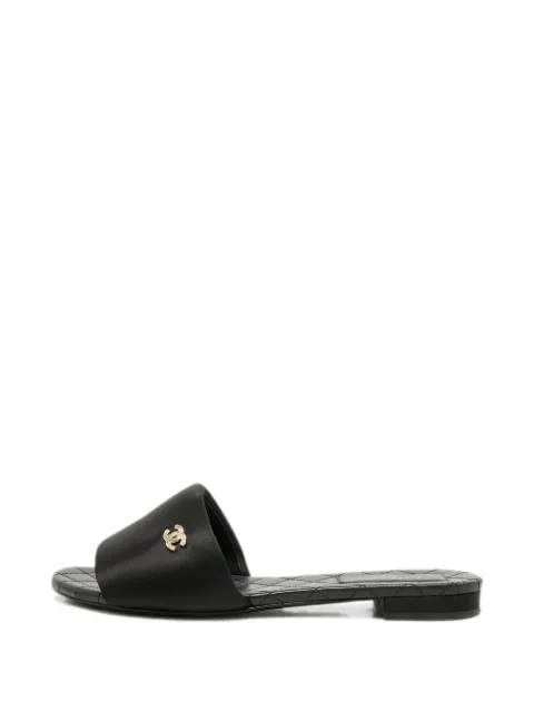 CHANEL Pre-Owned CC satin sandals Black 1344042
