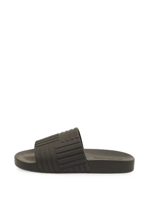 Bottega Veneta Pre-Owned logo-embossed slides Black 1369233