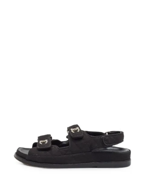 CHANEL Pre-Owned crystal-embellished quilted sandals Black 1372153