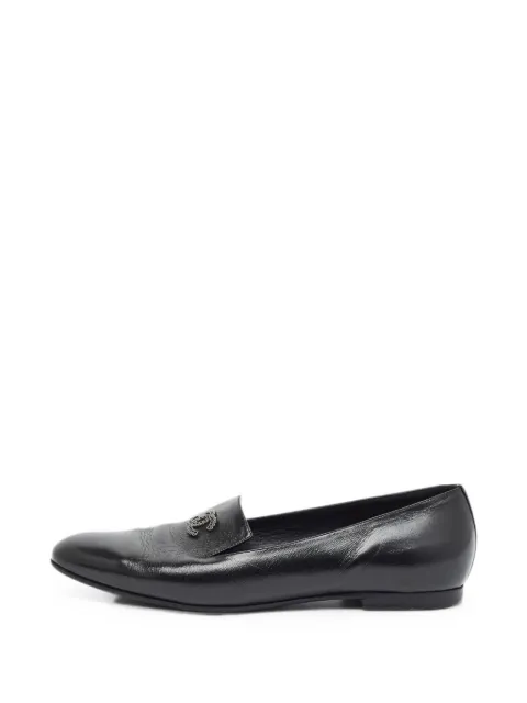 CHANEL Pre-Owned CC leather loafers Black 1370351