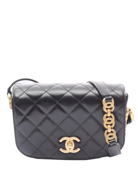 CHANEL Pre-Owned 2021-2026 Mini Quilted Shiny Calfskin Messenger Bag crossbody bag Black 155EWU3TH7YNI6YC
