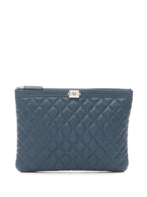 CHANEL Pre-Owned 2019 Medium Quilted Caviar Boy O Case clutch bag Blue FZ8UOX43055PJ0CS