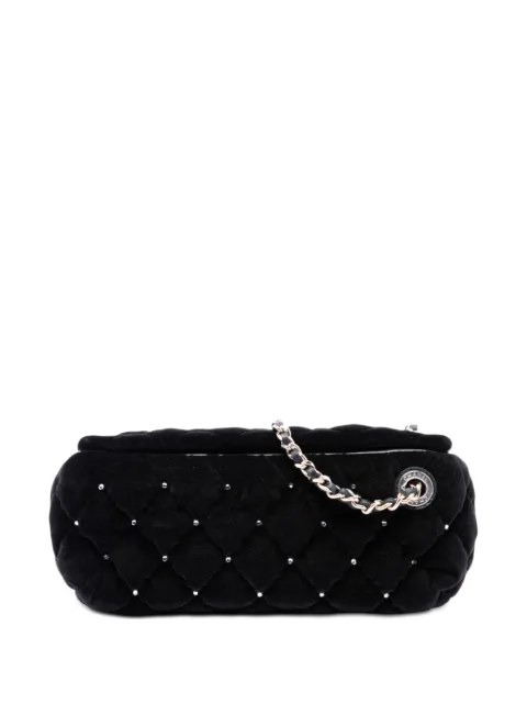 CHANEL Pre-Owned 2021-2026 CC Quilted Velvet Crystal Wristlet clutch bag Black 1DA9IZGJ1BZRXS1A