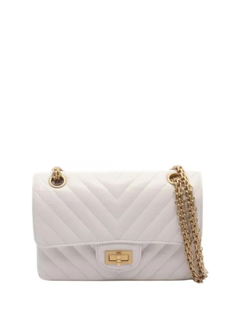CHANEL Pre-Owned 2021-2026 Reissue 2.55 Chevron Calfskin Single Flap 224 shoulder bag White IDLHVF5JGKNF63HS