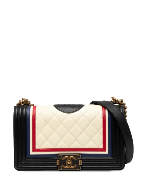 CHANEL Pre-Owned 2015-2016 Old Medium Multicolor Quilted Lambskin Crest Boy Flap crossbody bag White BLRA6E60D8JQM3IE