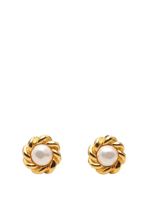 CHANEL Pre-Owned 1950-1970 Gold Plated Faux Pearl Flower Clip On Earrings costume earrings Gold 83J8TDYG4ULR4YAY
